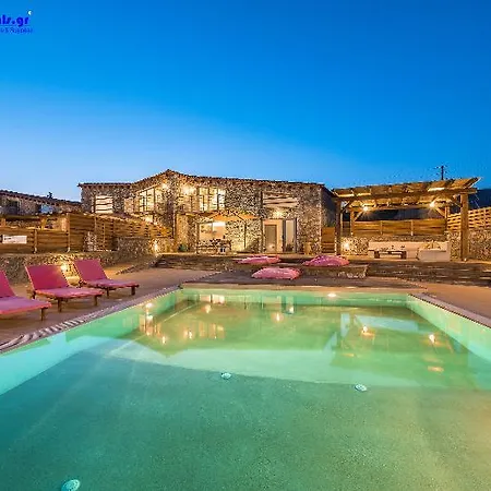Villa Front *